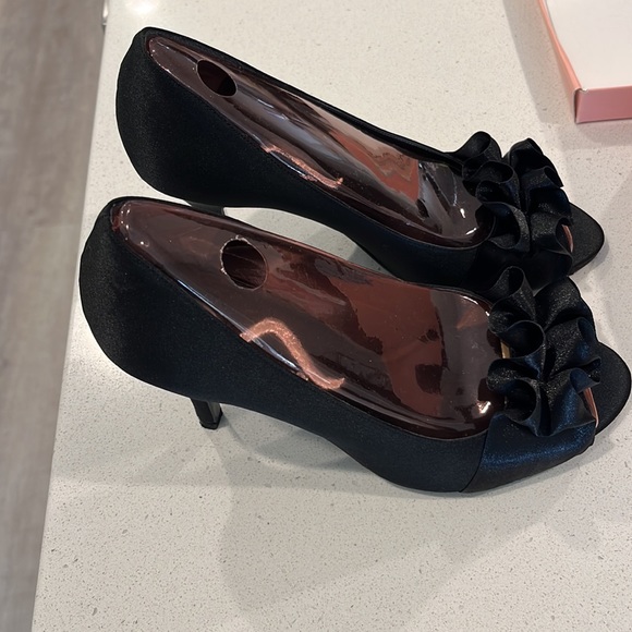 Nina Black Pump Open Toe - Picture 2 of 3